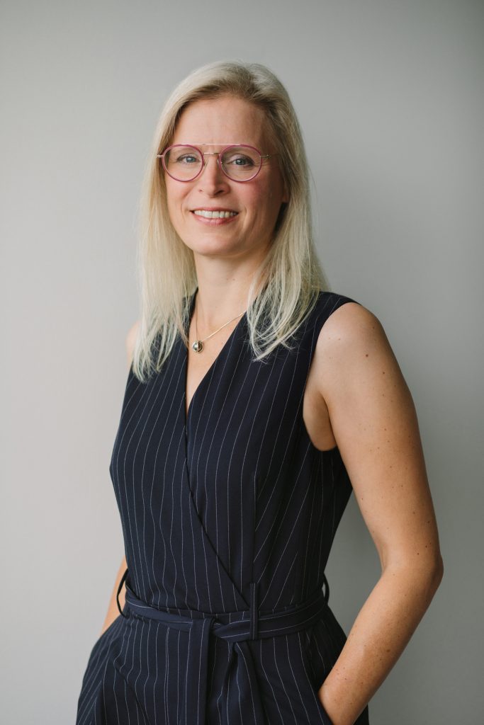 Headshot during Vancouver personal brand session of a business woman